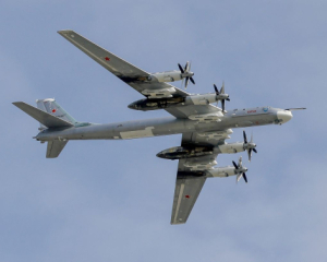 Кремль перекидає бомбардувальники подалі від фронту - The Telegraph