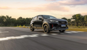 Показали оновлений кросовер Pulse Abarth 2025