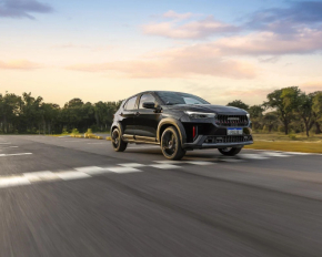 Показали оновлений кросовер Pulse Abarth 2025