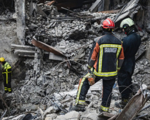 Обстріл Харкова: тіло шостого загиблого дістали з-під завалів зруйнованого Росією підприємства
