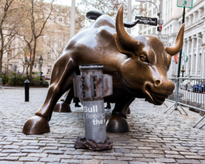 Нефть дешевеет, биржи растут: как конфликт Израиля и Ирана повлиял на рынок