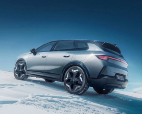 Премьера от Opel: полный привод и 500 км на одном заряде