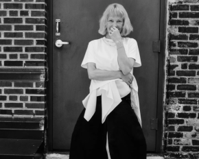 Памела Андерсон в кедах и без капли макияжа снялась для Harper&#039;s Bazaar
