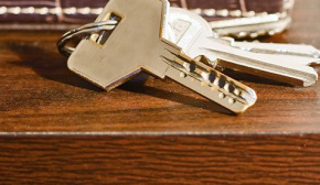 Що не можна залишати на столі на ніч: ці застереження знають не всі