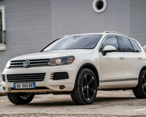 УДО замовило два позашляховики Touareg майже на 7 млн грн