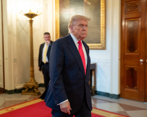 Трамп угрожает повторными ударами по Ирану