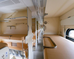 Укрзалізниця отримала нові плацкарти: фото