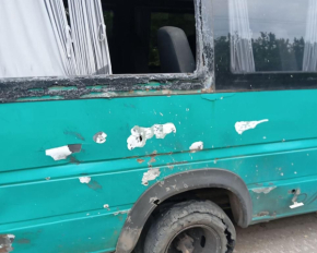 Росія вдарила дроном по евакуаційному автобусу на Дніпропетровщині