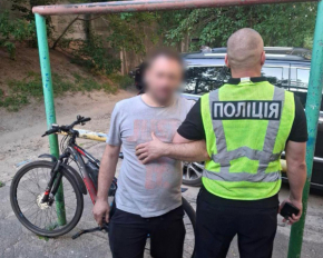 Затримали чоловіка, який стріляв  у машину ветеранки Вікторії Дворецької. Він назвав мотив