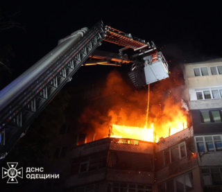 Показали страшні наслідки російського удару по 9-поверхівці в Одесі