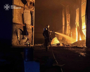Палають житлові будинки: рятувальники показали наслідки ворожої атаки на Вишгород