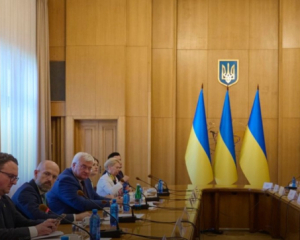 "Має розпочатися з Москви": у МЗС України відповіли на заяви Лаврова про "денацифікацію"