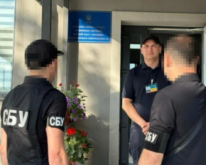 СБУ проводить масштабні обшуки на митницях трьох областей - джерела