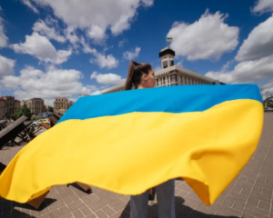 Впервые за десятилетие украинцы больше верят в негативное будущее страны, чем в позитивное