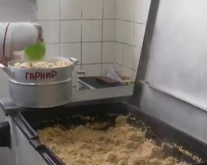 Зеленський розповів, чи буде восени безкоштовне харчування у школах