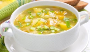 Хто в кого позичив "суп": як назвати українською популярну страву