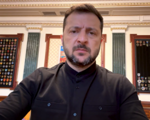 Зеленський хоче від Заходу грошей на зарплати військовим