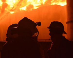 БпЛА атакували Волгоградську область РФ: горить залізнична підстанція
