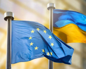 В Брюсселе заверили: ЕС не останавливает финансирование, но ожидает решительных шагов от Украины