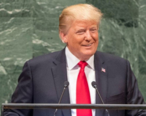 &quot;Это отвратительно&quot;: Трамп резко отреагировал на обстрел Киева и обещает санкции