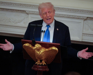 Трамп оголосив масштабні мита на імпорт із 69 країн