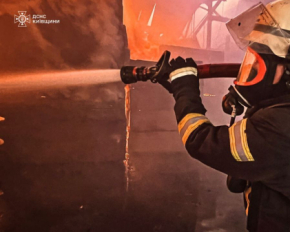 У Білій Церкві після російського обстрілу вирують масштабні пожежі