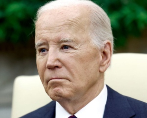 Америка через Трампа входить в "темні часи" - Байден
