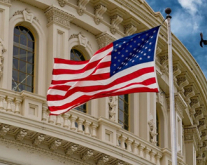 США готовы наложить санкции на страны, покупающие нефть у России