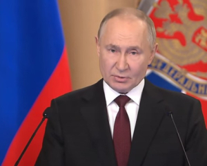 Рейтинг Путина упал до минимума за два года из-за экономических факторов - опрос