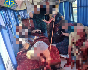 Жахлива атака під Херсоном: окупанти вдарили дроном по маршрутці - є жерти