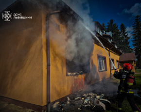 Пожежа у геріатричному пансіонаті Брюховичів: евакуйовано 65 людей