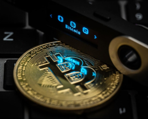 Криптовалюта рвется вверх: Bitcoin почти побил собственный рекорд