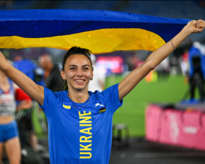 Украинская легкоатлетка впервые поделилась фотографиями с двухмесячной дочкой