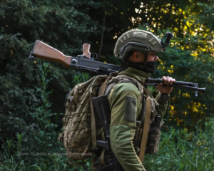 Повернення до радянської моделі командування: WSJ назвав проблему української армії