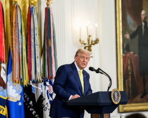 Трамп раскритиковал СМИ за предвзятое освещение встречи с Путиным