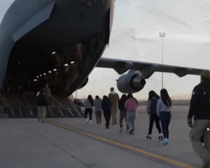 Все залежить від Трампа: 120 тис. українців можуть депортувати зі США