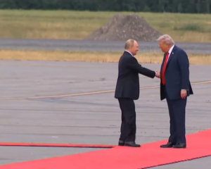 Трамп та Путін домовились про припинення вогню у небі в Україні - журналіст The Economist