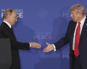 Путіна називали &quot;Високоповажним&quot;: на Алясці знайшли документи з планом зустрічі двох президентів