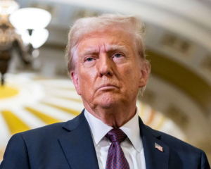&quot;Смішна вигадка&quot;: у Трампа відповіли на скандал з паперами в готелі