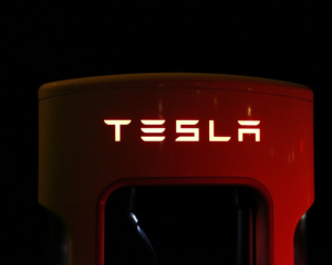 Tesla випустила оновлений електрокросовер за $47 тис.