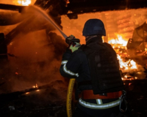 Россияне массированно обстреляли Краматорск: раздалось более 30 взрывов, возникли пожары