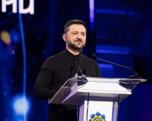 Зеленський заявив, що в Україні мають бути війська великих держав