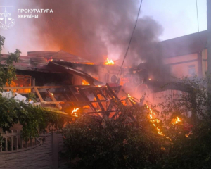 Росія обстріляла Херсон: загинула жінка, троє поранених