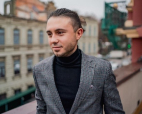 Без очікувань на компенсацію: Тарас Тополя розповів, як відновлює квартиру після ракетного удару