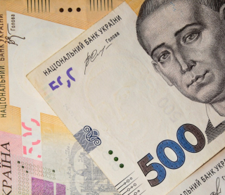 Средняя зарплата в Украине за июль снизилась почти на 2 тыс. грн