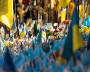 &quot;Вічна памʼять кожному, хто загинув у боротьбі заради України&quot; - Зеленський вшанував пам&#039;ять полеглих захисників і захисниць