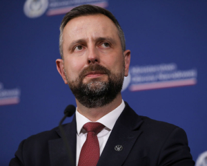 Міністр оборони Польщі закликав не звикати до російської агресії проти України