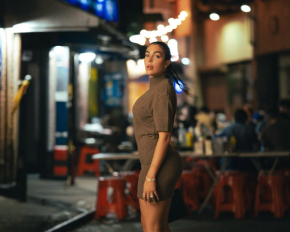 Невеста Роналду в соблазнительных образах прогулялась по ночному Нью-Йорку