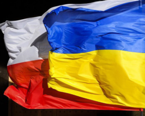 В Польше приняли новый закон о выплате помощи украинцам