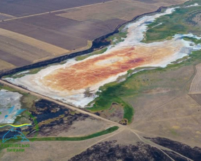Сіль замість води: на Тузлівських лиманах вперше за багато років висохло водосховище